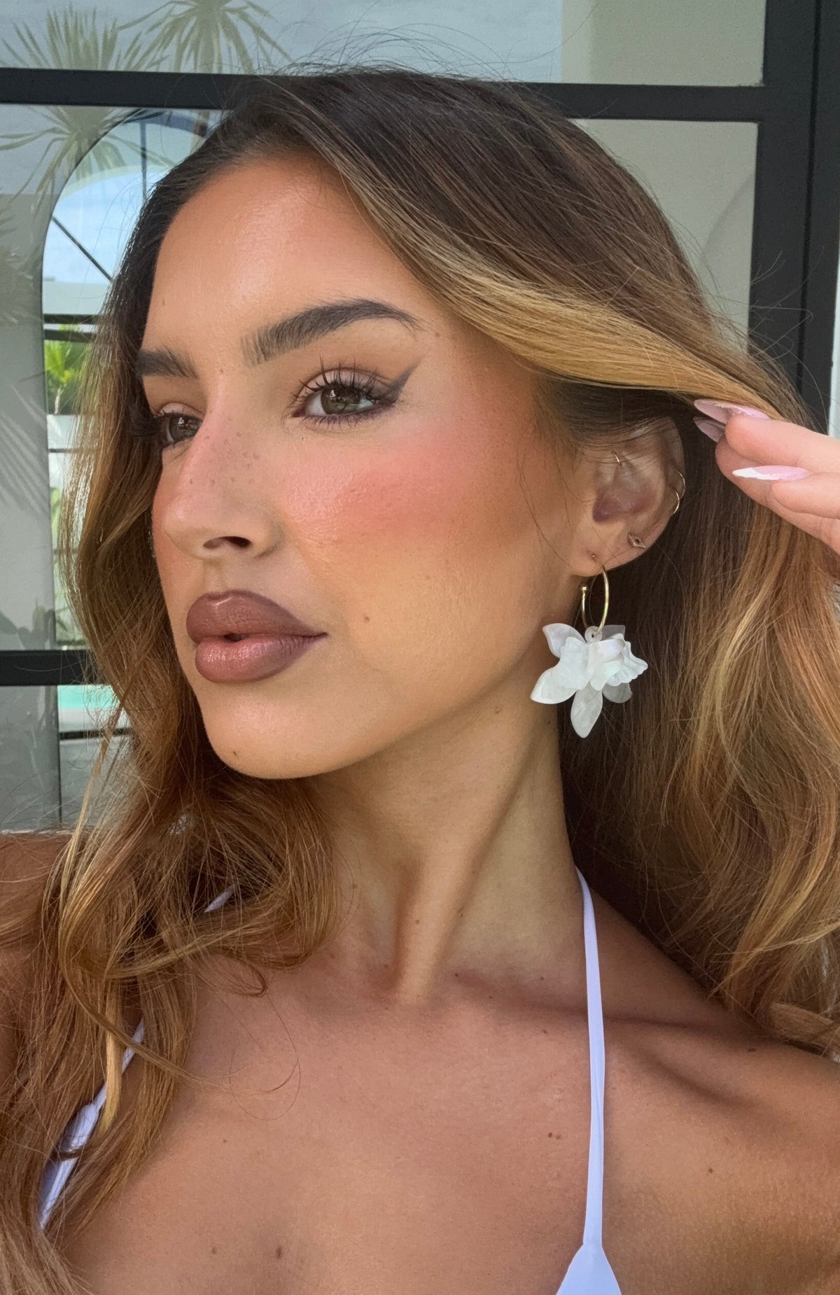 Vivian Earrings White/Gold