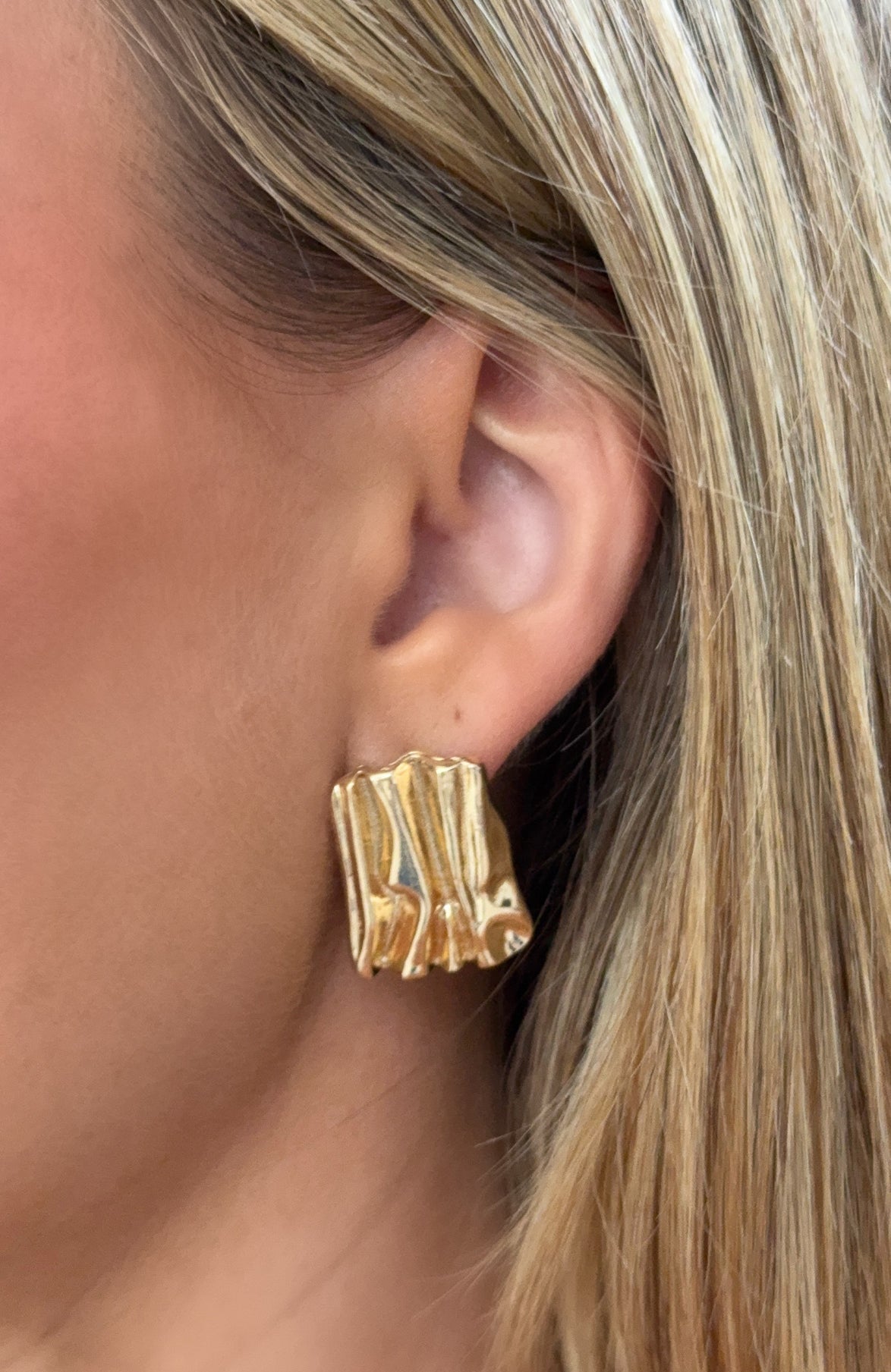 Kavita Earrings Gold